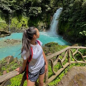 Meet your posher, Lany